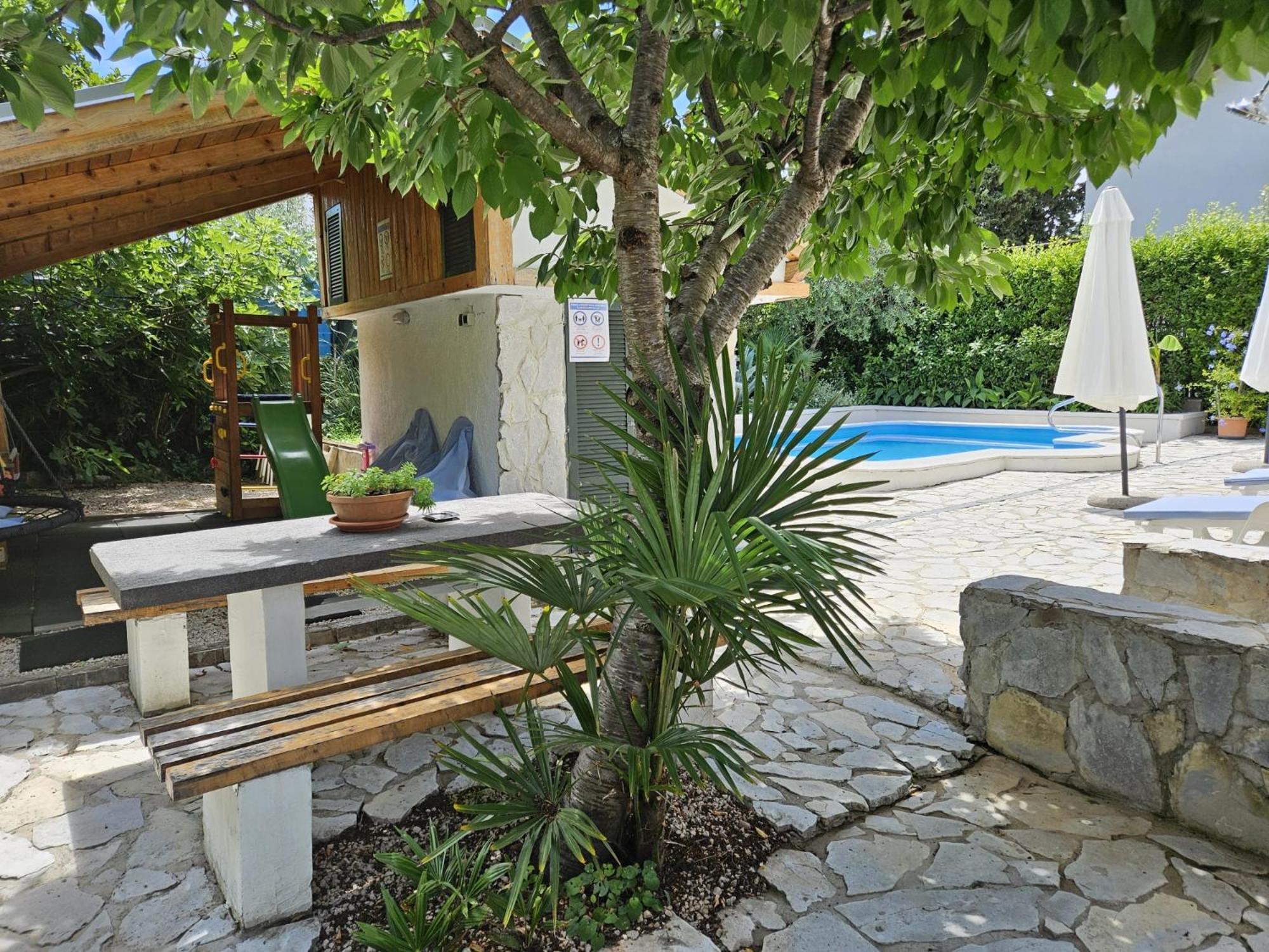 Apartments Mirko Malinska Luaran gambar